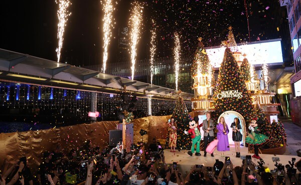 Harbour City và Hong Kong Disneyland Resort ra mắt lễ hội "Magical Christmas" bên bến cảng Victoria, Hồng Kông