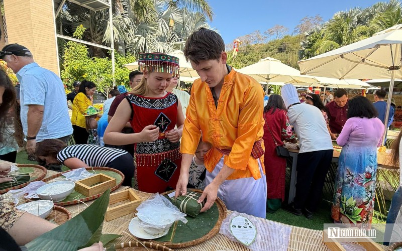 Lễ hội bánh chưng “níu chân” khách Tây, làm giàu sản phẩm tại Khu du lịch Quốc gia Mũi Né