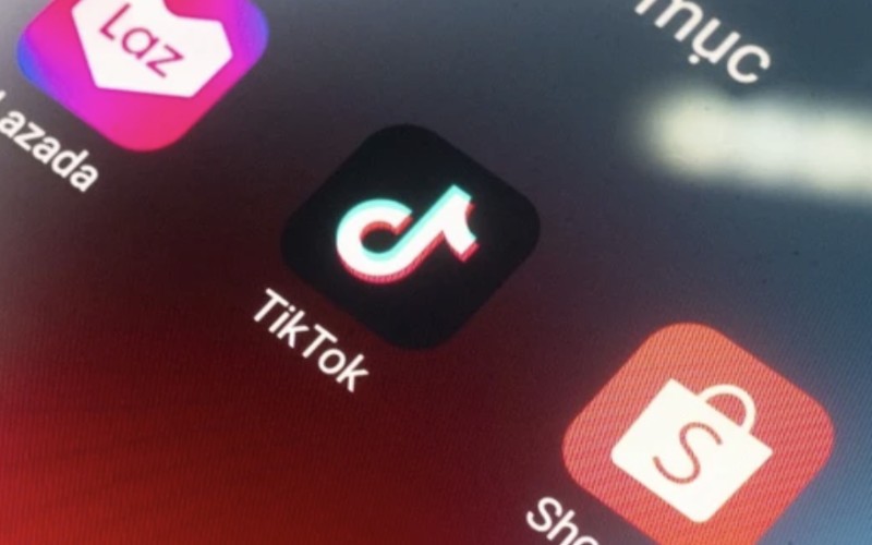 Một năm tăng phí liên tục, giá hàng trên sàn “đội” thêm 33%