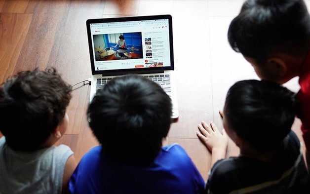 Bảo vệ, thúc đẩy trẻ em phát triển lành mạnh, tích cực trên môi trường mạng