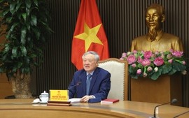 Phó Thủ tướng Thường trực Nguyễn Hòa Bình điện đàm với nguyên Phó Thủ tướng Singapore Vương Thụy Kiệt