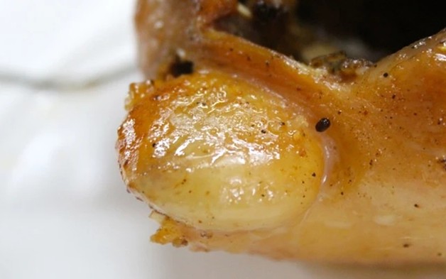 2 bộ phận của gà ẩn chứa "ổ độc tố", nhất cái số 1 nhiều người lầm tưởng bổ