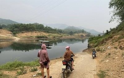 8 năm không có cầu và sự nhọc nhằn của nghìn nhân khẩu bên dòng sông Mã.