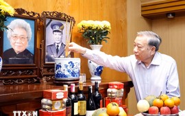 Tổng Bí thư, Chủ tịch nước dâng hương tưởng nhớ các đồng chí lãnh đạo tiền bối