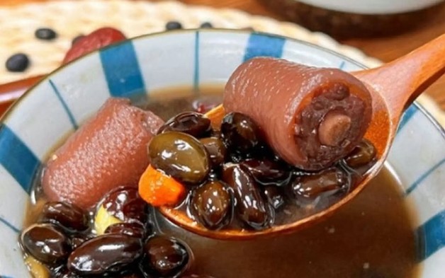 Loại canh quen thuộc được ví như "món bổ thận" trong dân gian, cách nấu rất đơn giản
