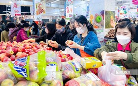 Phó Thủ tướng: Bình ổn thị trường, xử lý nghiêm tình trạng tăng giá bất hợp lý