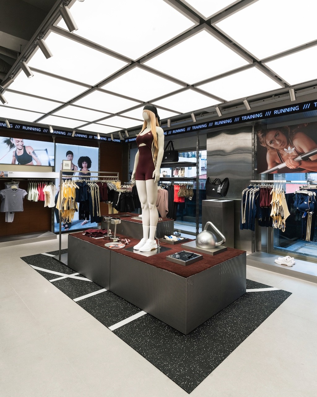 adidas Hoàn Kiếm Flagship: Cửa hàng flagship đầu tiên tại Đông Nam Á giữa tọa độ biểu tượng của Hà Nội