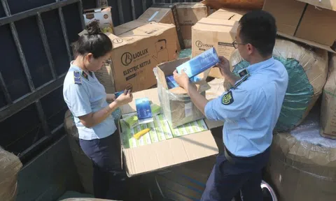 Ngăn chặn phương tiện vận chuyển thuốc lá điếu nhập lậu