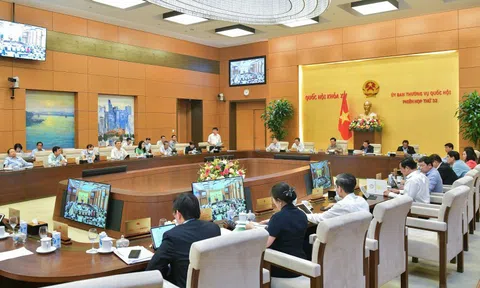 Uỷ ban Thường vụ Quốc hội tiến hành Phiên họp thứ 32