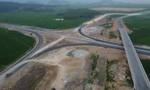 Tháo gỡ vướng mắc, phấn đấu thông tuyến cao tốc Bắc-Nam đúng kế hoạch