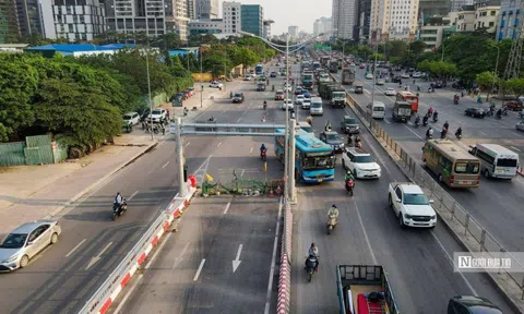 Hà Nội: Người dân vất vả di chuyển qua nút giao Mai Dịch
