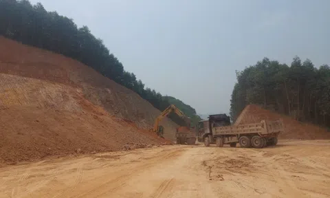 Đẩy nhanh dự án Quốc lộ 7C, mở ra cơ hội phát triển Tây Bắc Nghệ An