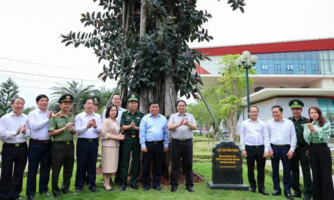 Thủ tướng thăm cửa khẩu Hữu Nghị và khảo sát một số dự án tại Lạng Sơn