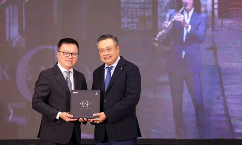 Huyền thoại Kenny G quảng bá du lịch Việt Nam với MV đặc biệt về cảnh đẹp Hà Nội