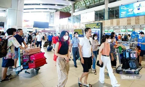 Khách đi máy bay dịp lễ 30/4 cần lưu ý gì để nhanh chóng, an toàn?