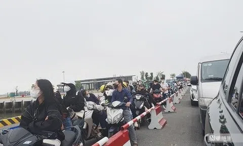 Hải Phòng: Tránh cảnh ùn tắc khi ra đảo Cát Bà dịp nghỉ lễ 30/4 - 1/5