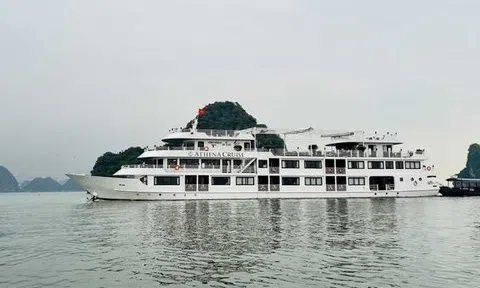 Tàu du lịch không được đón khách xem Carnaval Hạ Long 2024 trên biển