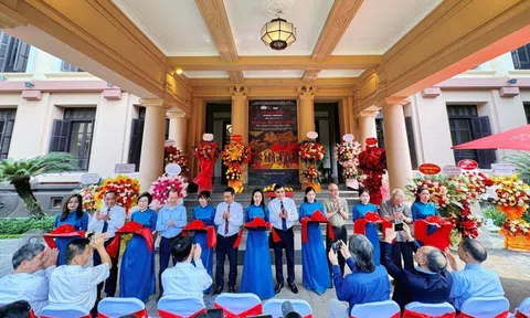 Khai mạc Triển lãm 'Đường lên Điện Biên'