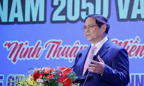 Thủ tướng chỉ ra những giải pháp để Ninh Thuận hóa giải khó khăn, vượt lên mạnh mẽ, phát triển nhanh và bền vững