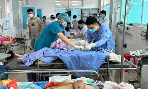 Vụ nổ lò hơi: Bộ Y tế yêu cầu tập trung cấp cứu người bị nạn