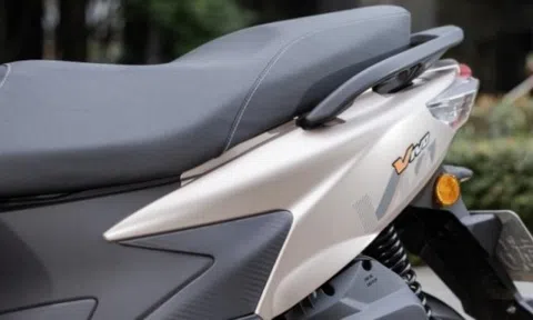 Lộ diện mẫu xe máy tay ga nhỏ gọn lại siêu kiệm xăng: Honda Vision có thêm "tình địch"