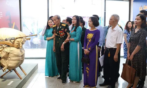 Triển lãm 'Bắc Giang với chiến thắng Điện Biên Phủ qua tài liệu lưu trữ'