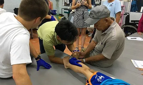 Tp.HCM khám chữa bệnh y học cổ truyền kết hợp phục hồi chức năng ở trạm y tế