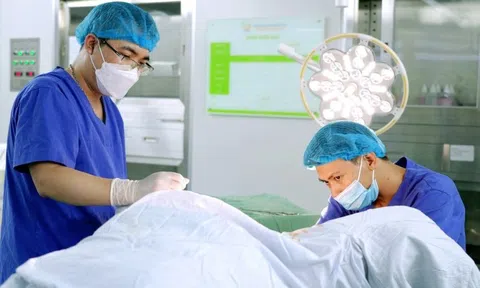 Kỳ tích: Mẹ suy buồng trứng nặng vẫn đón hai con khỏe mạnh