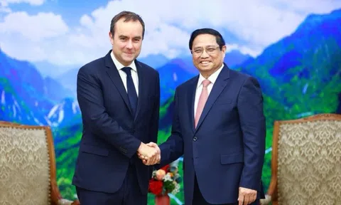 Bộ trưởng Quân đội Pháp: Pháp đánh giá cao sự độc lập, tự chủ mạnh mẽ của Việt Nam