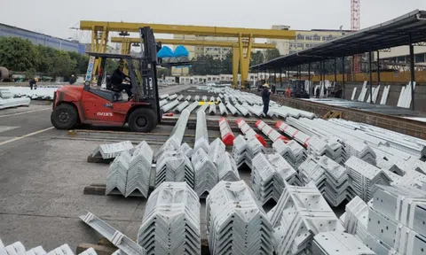 Đơn vị đầu tiên hoàn thành toàn bộ gói thầu cung cấp cột thép cho dự án đường dây 500kV mạch 3