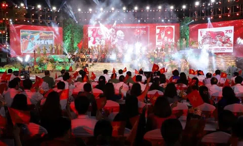 Thanh Hóa: Hàng ngàn người tham gia cầu truyền hình kỷ niệm chiến thắng Điện Biên Phủ