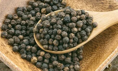 Giá nông sản hôm nay 6/5: Giá tiêu vượt cà phê, gạo xuất khẩu bật tăng trở lại