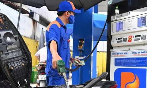 Dầu hỏa giảm 140 đồng/lít từ chiều nay