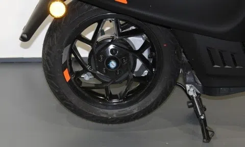 Quên Honda SH đi, đây mới là mẫu xe máy cổ điển với thiết kế sang chảnh: Giá chỉ 90 triệu