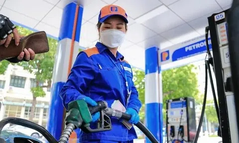 Giá xăng dầu giảm mạnh