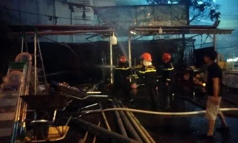 Hải Phòng: Liên tiếp xảy ra 2 vụ cháy nhà hàng và xe đầu kéo