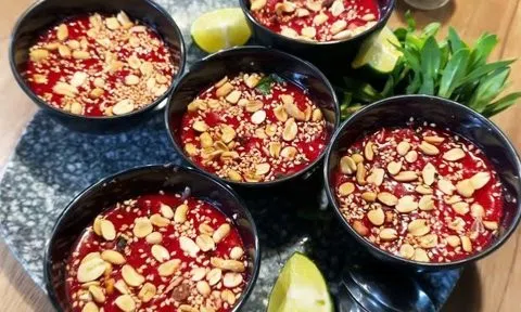 Bác sĩ cảnh báo suy nghĩ sai lầm khi ăn tiết canh