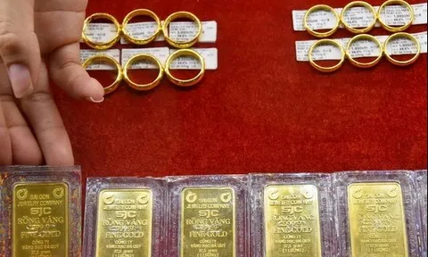 Giá vàng hôm nay 3/6/2024: Thị trườg vàng diễn biến bất ngờ trong ngày đầu ngân hàng mở bán