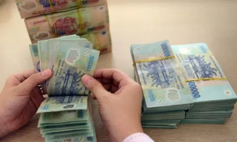 Lãi suất tiền gửi tiếp tục tăng mạnh, chuyên gia dự báo ra sao?