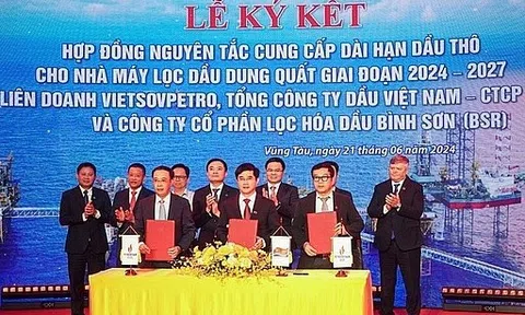 Ký kết hợp đồng cung cấp dài hạn dầu thô cho NMLD Dung Quất