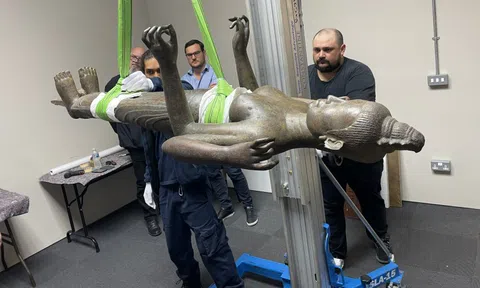 Tiếp nhận cổ vật tượng đồng Nữ thần Durga từ Vương quốc Anh về Việt Nam