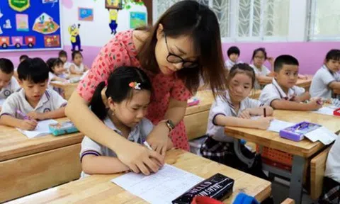 Giáo viên tiểu học chuyển hạng, tính thời gian giữ ngạch thế nào?