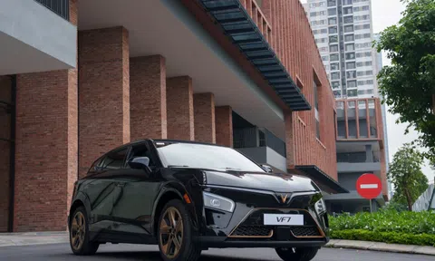 Chủ xe VinFast VF 7: ‘Nhận xe 1 tỷ mà có trang bị như xe 4 tỷ’