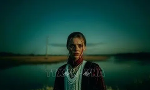 'Chạm' - phim AI với 3000 giờ thực hiện trên điện thoại sẽ được phát hành miễn phí