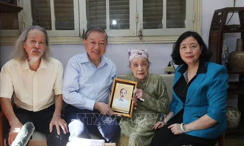 Tổng Bí thư, Chủ tịch nước Tô Lâm tri ân cố nhạc sĩ Văn Cao và cố họa sĩ Bùi Trang Chước