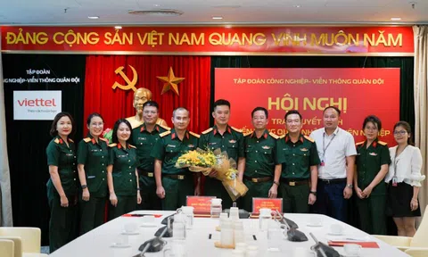 Nhân viên Viettel được đặc cách trở thành quân nhân chuyên nghiệp vì đã cứu người lúc thiên tai