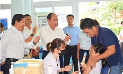 TP Hồ Chí Minh: Kiểm tra công tác tiêm vaccine sởi trường học và cơ sở tiêm chủng tư nhân