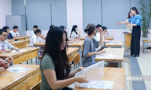 Những vật dụng cấm mang vào phòng thi tốt nghiệp THPT năm 2025