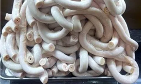 TP Hồ Chí Minh: Kiểm tra đột xuất 27 cơ sở kinh doanh lòng heo, phát hiện 2 trường hợp vi phạm