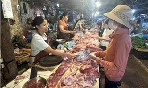 Người tiêu dùng thận trọng nhưng không quay lưng với thịt lợn